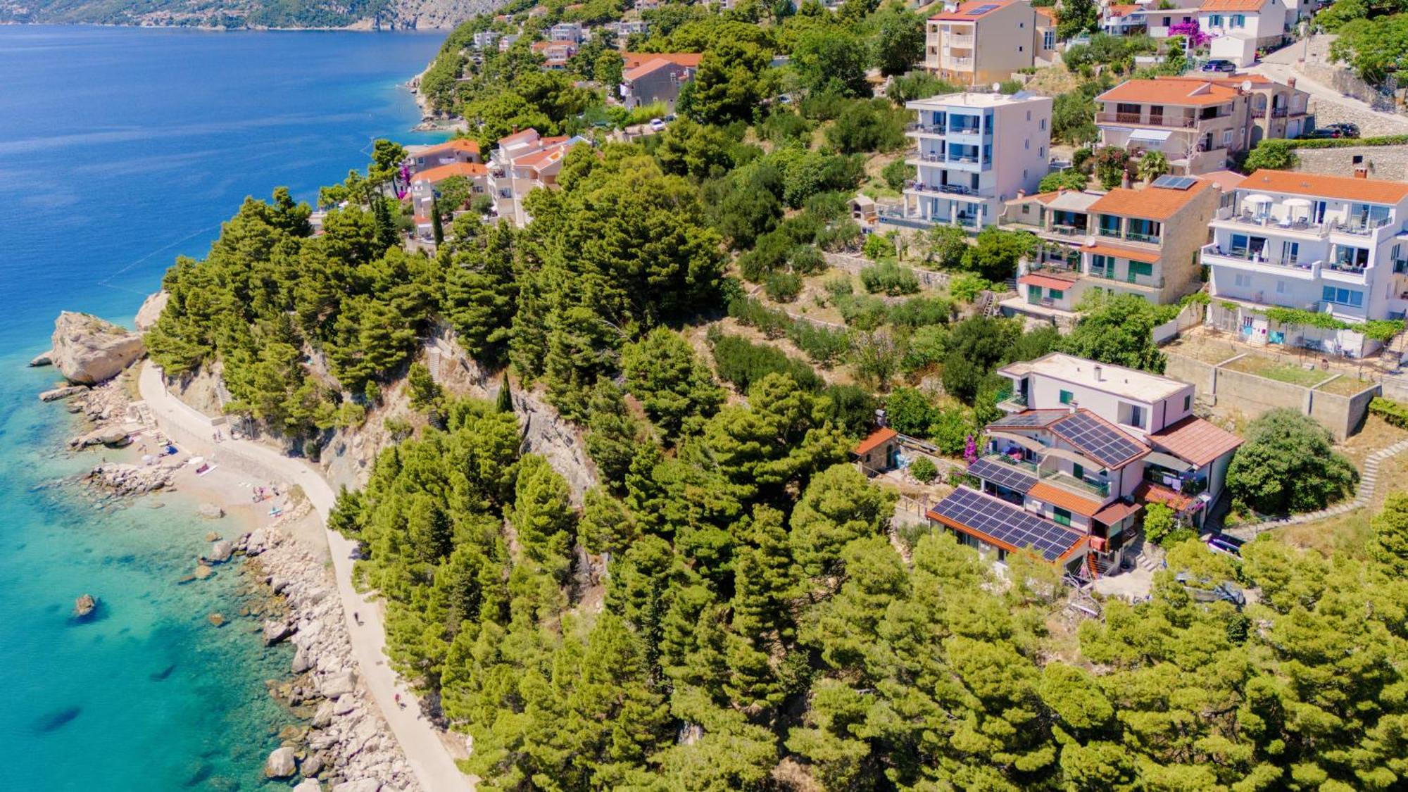 Seaview Apartments Nives 브렐라 외부 사진