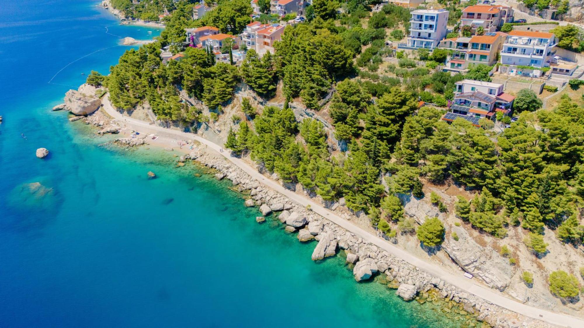 Seaview Apartments Nives 브렐라 외부 사진