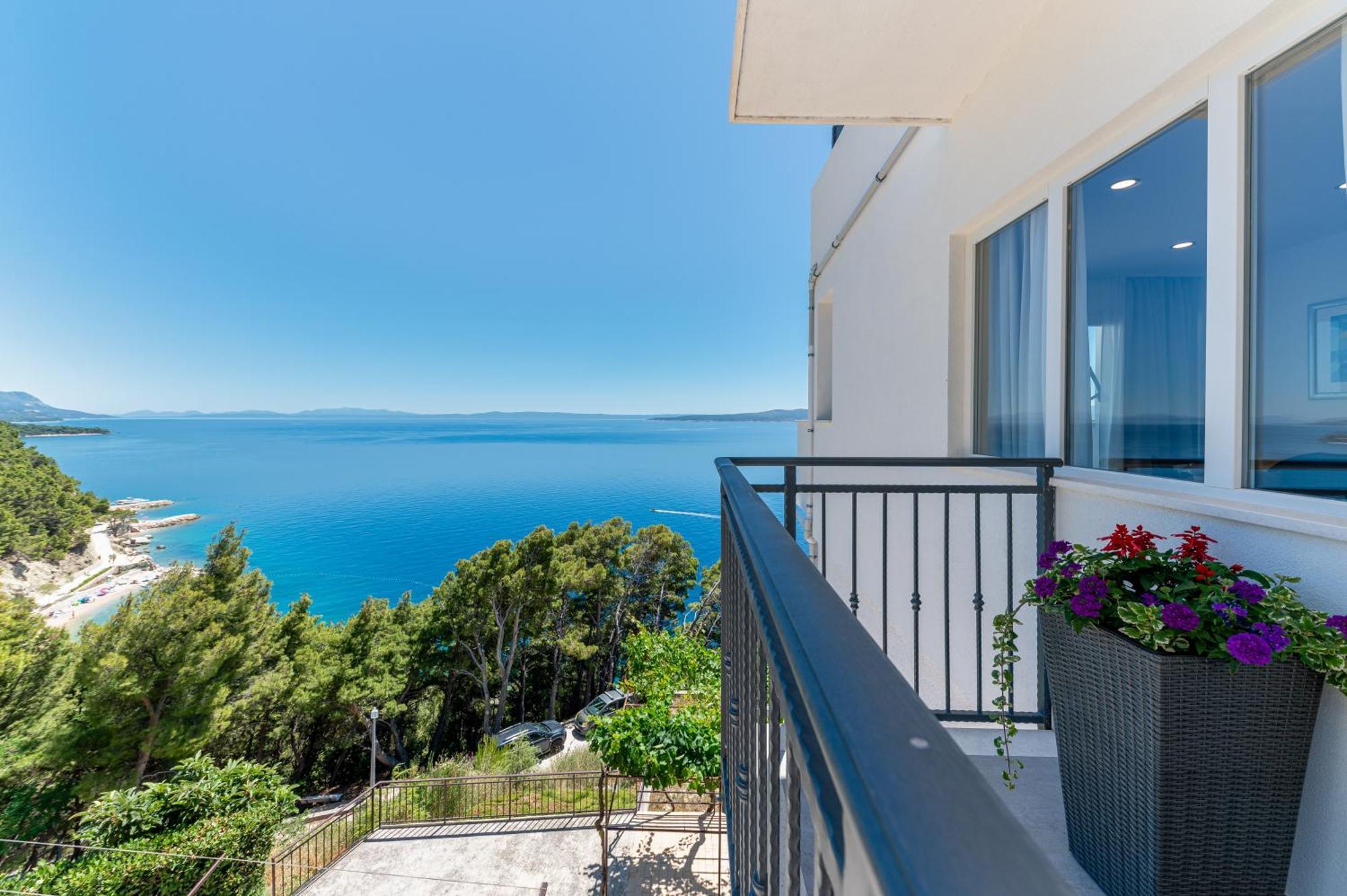 Seaview Apartments Nives 브렐라 외부 사진