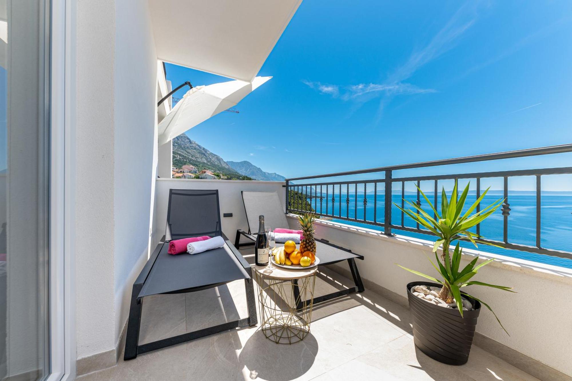 Seaview Apartments Nives 브렐라 외부 사진