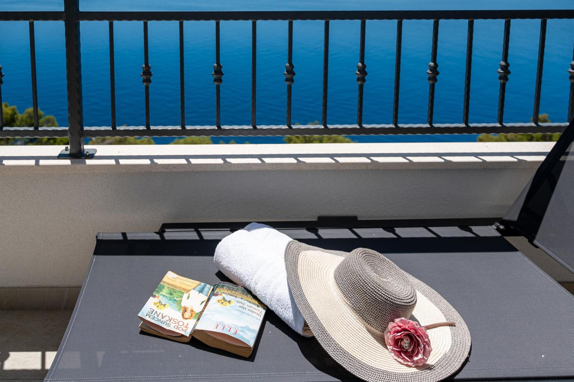 Seaview Apartments Nives 브렐라 외부 사진