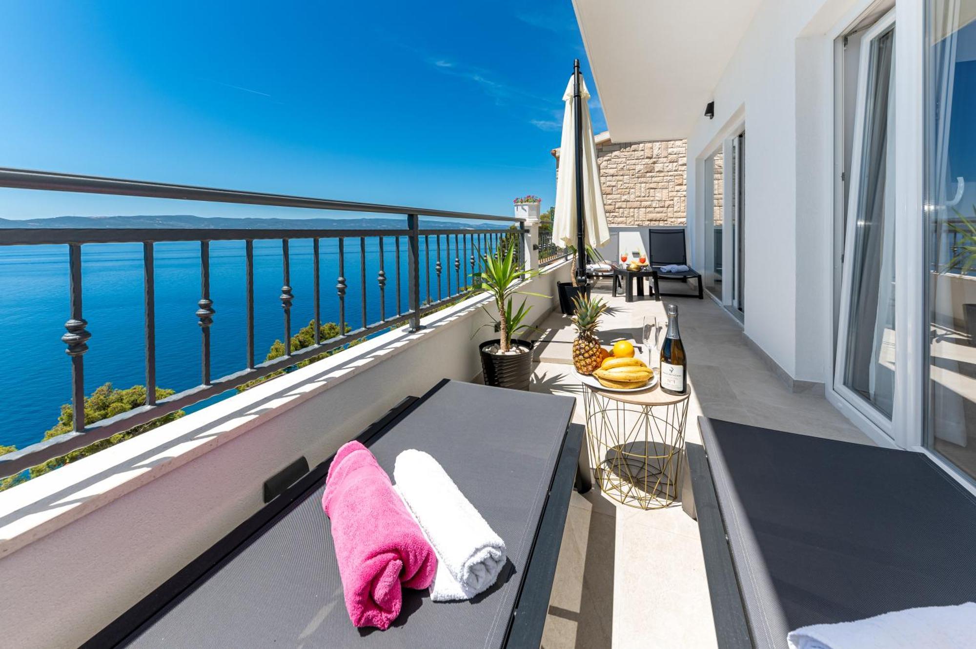 Seaview Apartments Nives 브렐라 외부 사진