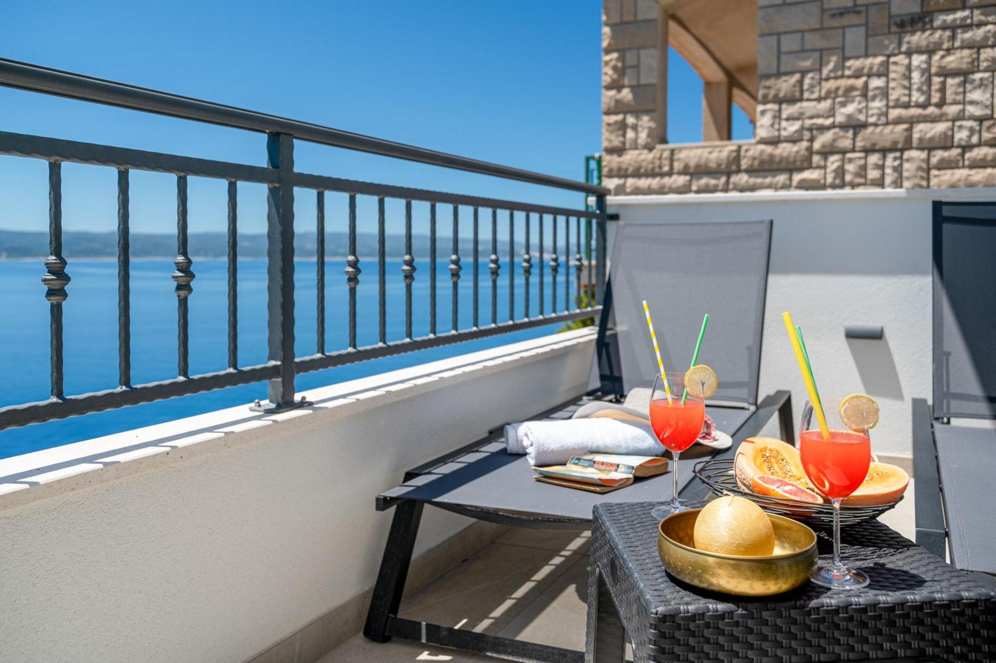 Seaview Apartments Nives 브렐라 외부 사진