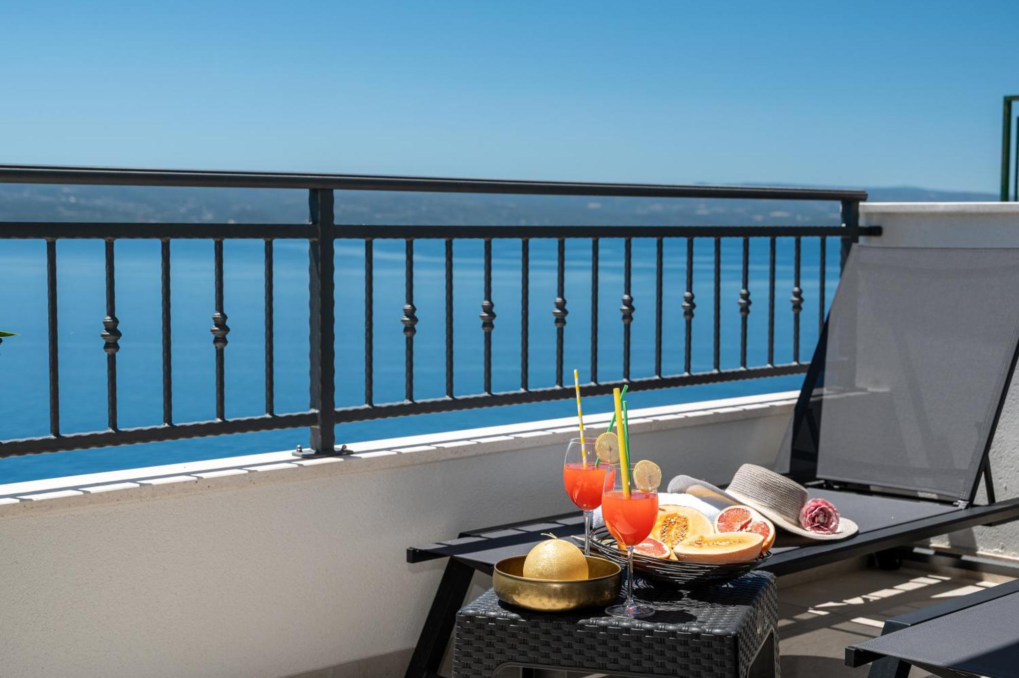 Seaview Apartments Nives 브렐라 외부 사진