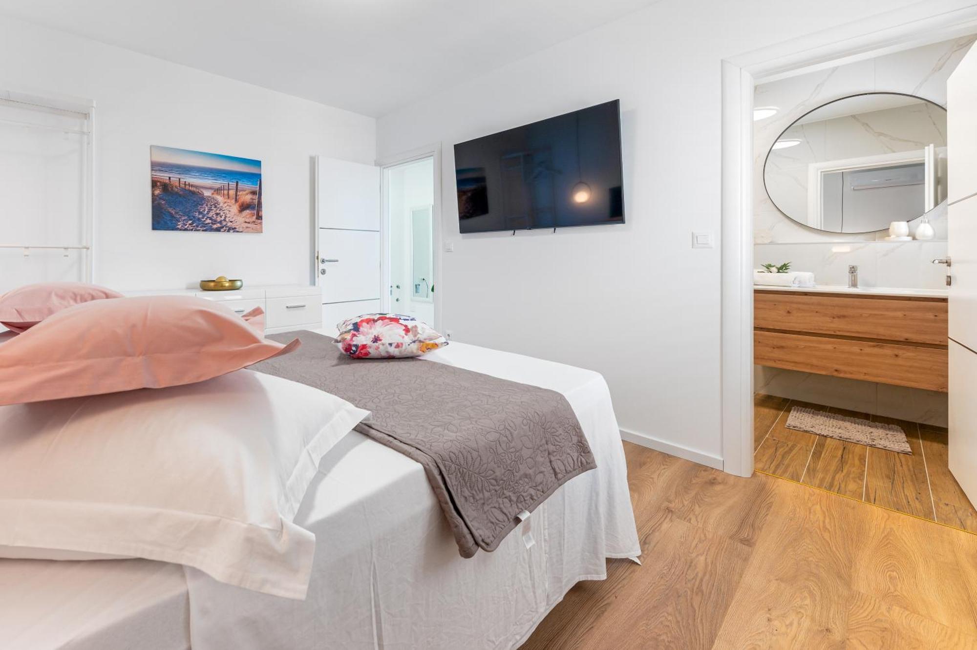 Seaview Apartments Nives 브렐라 외부 사진